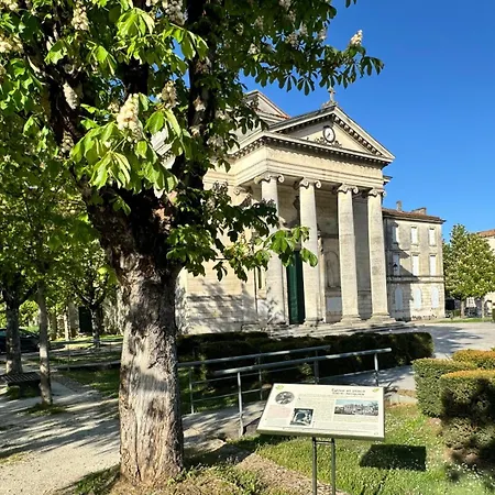 Ideal Couples & Pro - Proche Centre Ville Et Gare - Promenade Au Bord De La Charente - Parking A Proximite - Wifi Tres Haut Debit - Equipement Premium -Netflix Angouleme Exterior photo