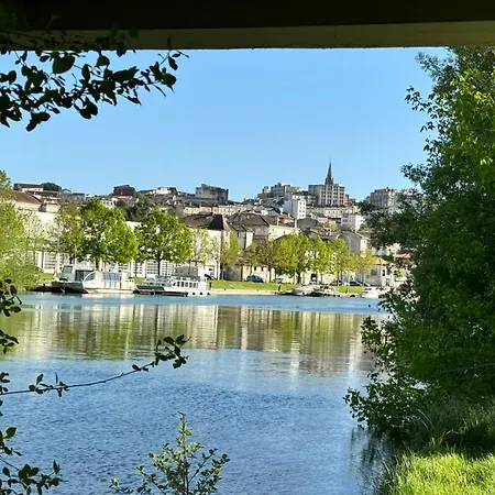 Ideal Couples & Pro - Proche Centre Ville Et Gare - Promenade Au Bord De La Charente - Parking A Proximite - Wifi Tres Haut Debit - Equipement Premium -Netflix Angouleme Exterior photo